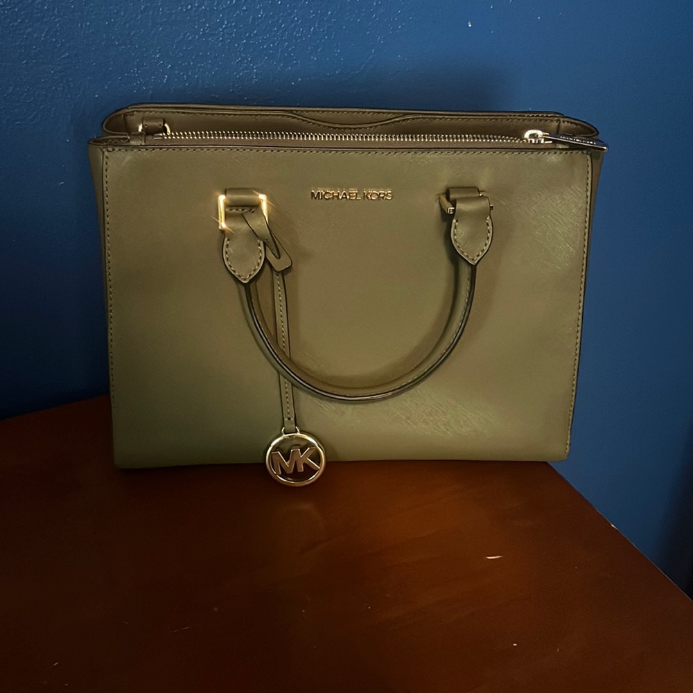Michael kors satchel